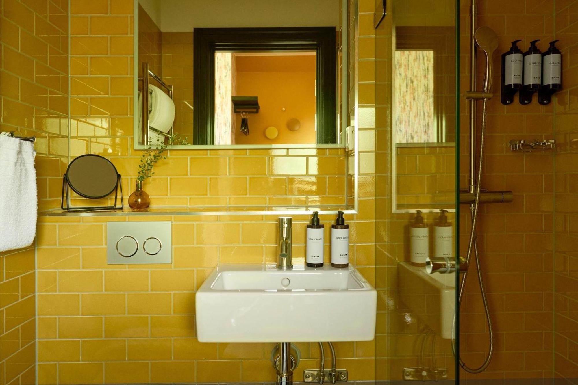 Standard Single Room,1765168856:JPEG